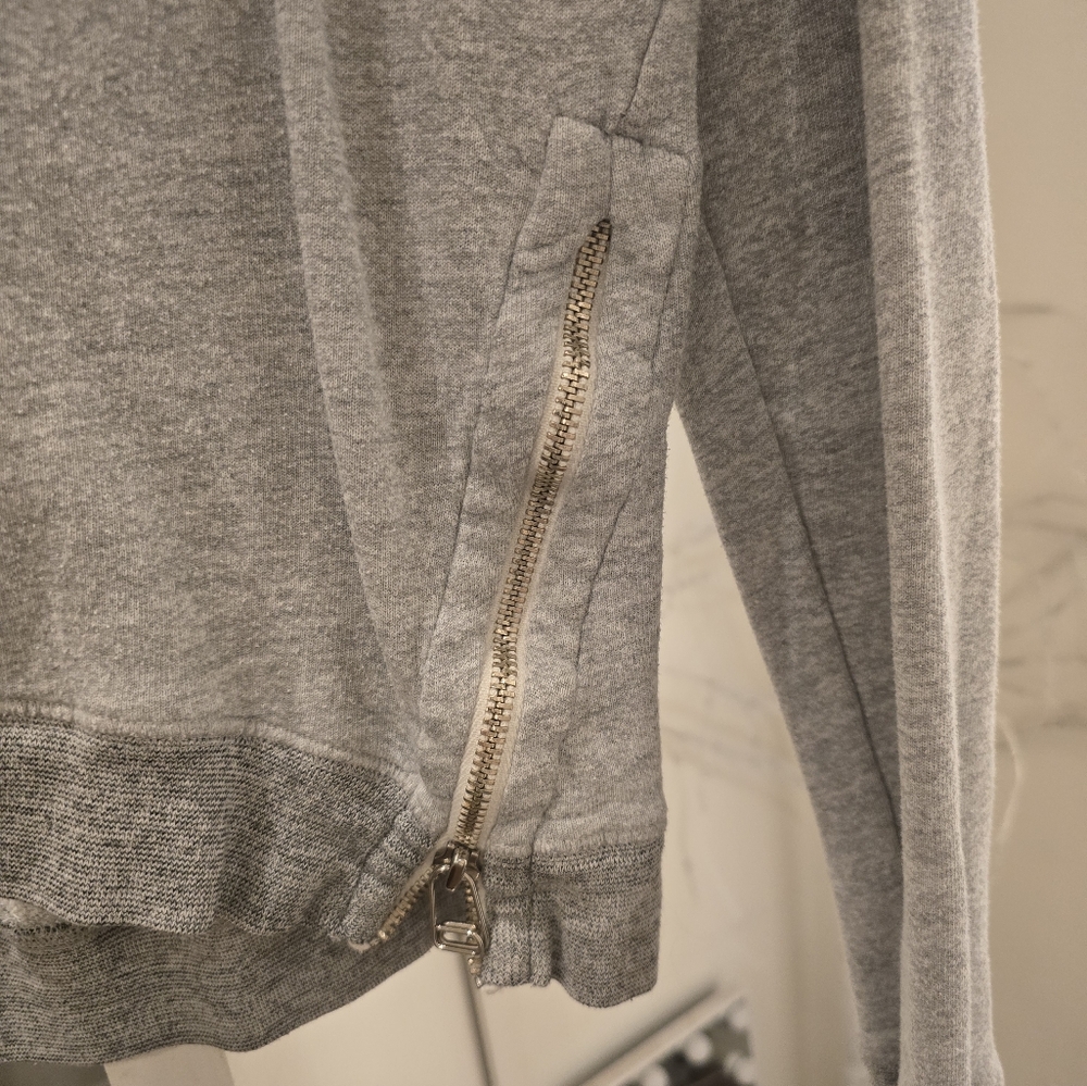 Sweatshirt - Picture 5 of 5